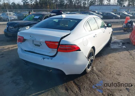 2017 Jaguar Xe 25T Premium z USA, uszkodzony, nr VIN SAJAD4BG6HA969173